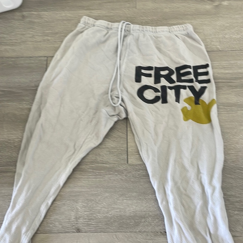 Free city sweat pants